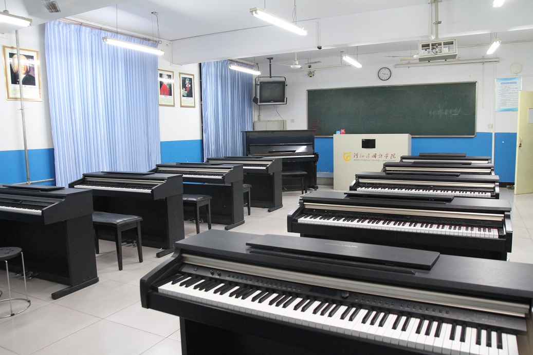 電子鋼琴實訓室